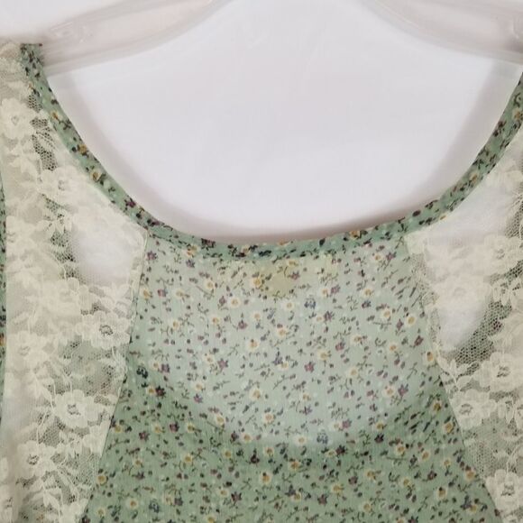 IRIS BASIC FLORAL PRINT WITH LACE HI-LOW HEM. SZ L - Picture 12 of 14